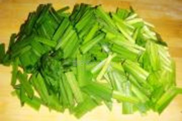 核桃仁炒韭菜的做法图解3