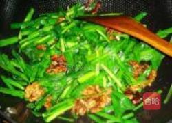核桃仁炒韭菜的做法图解6