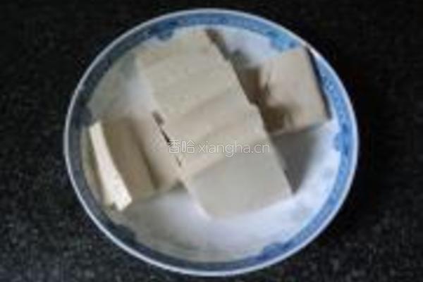 草鱼煮豆腐的做法图解2