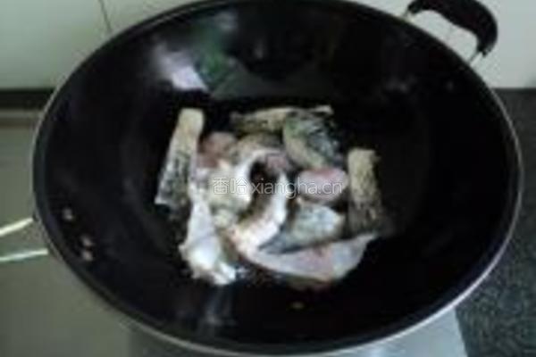 草鱼煮豆腐的做法图解5