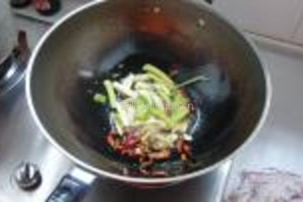 辣子鸡的做法图解5