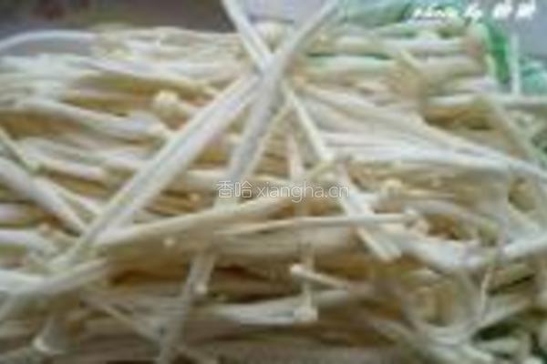 榨菜鸡丝拌金针菇的做法图解1