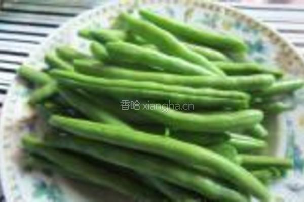 油焖四季豆的做法图解1