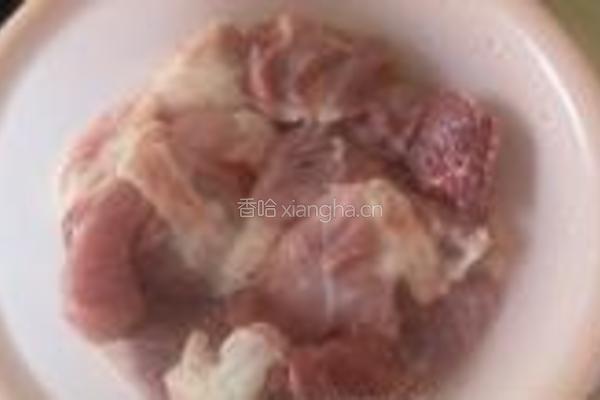 新式啤酒红烧肉的做法图解1