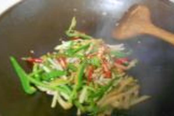 榨菜炒三丝的做法图解5