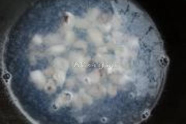 韭菜花炒章鱼的做法图解3