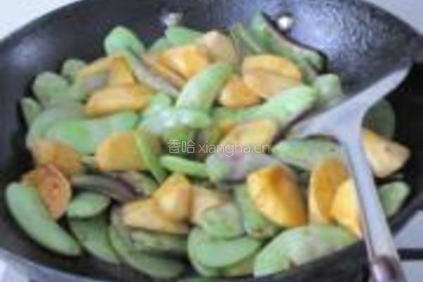 扁豆烧山芋的做法图解8