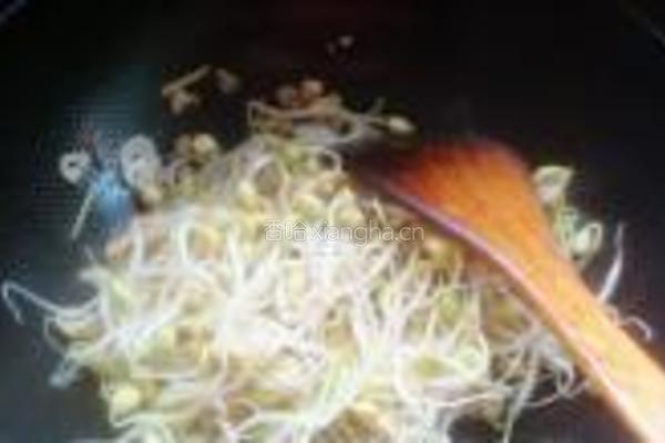 黄豆芽炖粉条的做法图解3