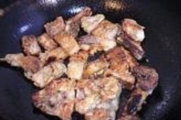 大蒜炆鱼的做法图解7