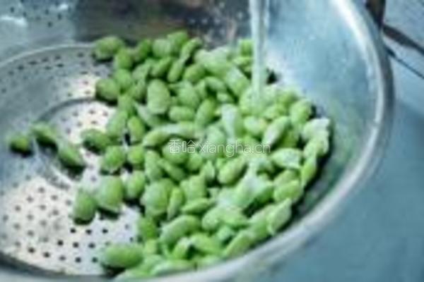 茭白炒毛豆籽的做法图解5