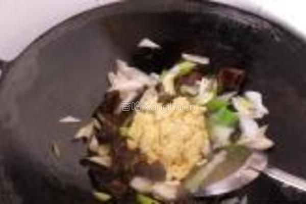 大葱木耳炒鸡蛋的做法图解5