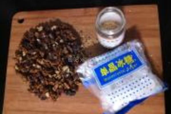 冰糖核桃仁的做法图解1