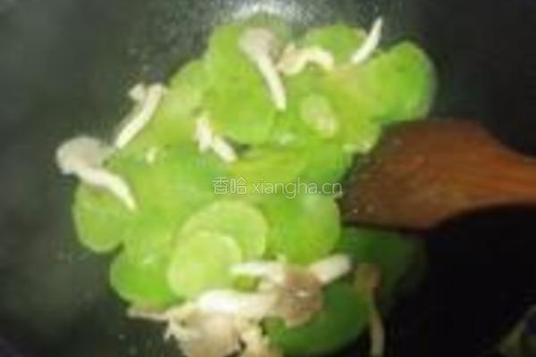 莴笋炒平菇的做法图解8
