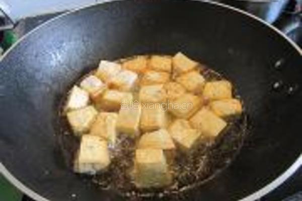 豆腐焖三文鱼头的做法图解4