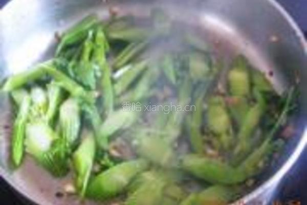 芹菜炒猪肉的做法图解3