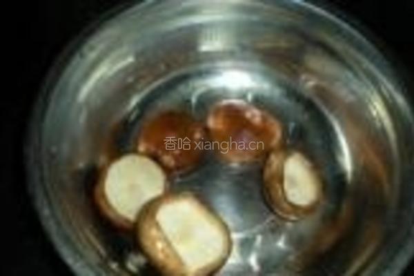 香菇鹌鹑蛋的做法图解1