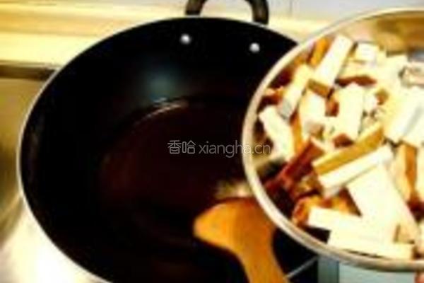 黑椒香干炒笋条的做法图解7