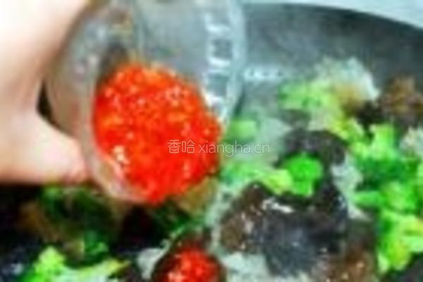 蒜茸双耳西兰花的做法图解5