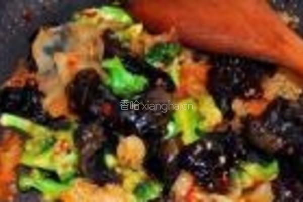 蒜茸双耳西兰花的做法图解6