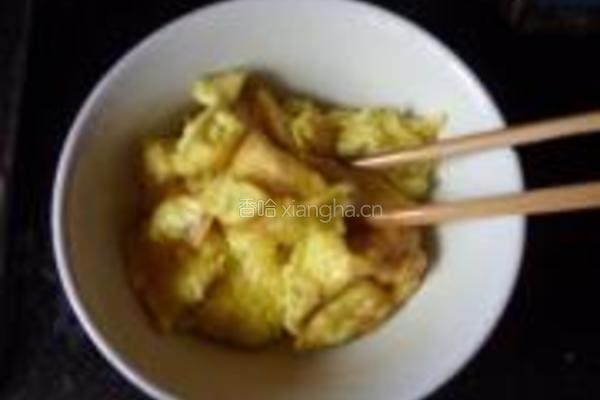 平菇炒蛋的做法图解7
