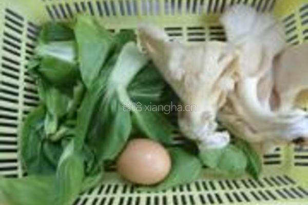 平菇炒蛋的做法图解1