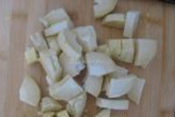 茶树菇冬笋排骨汤的做法图解5