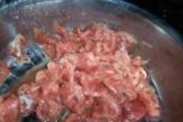 大葱爆肉的做法图解1