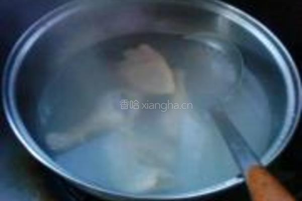 莲子薏米煲鸭汤的做法图解5
