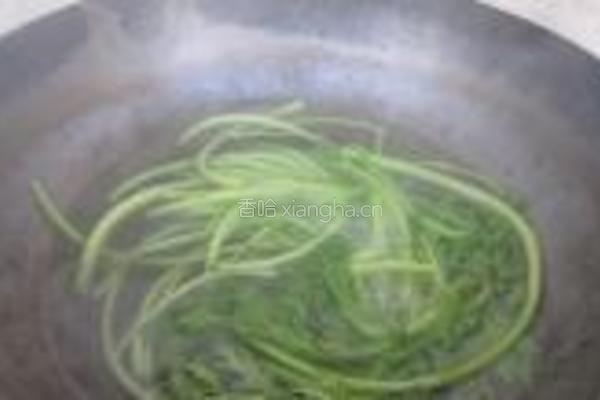 茼蒿拌豆干的做法图解2