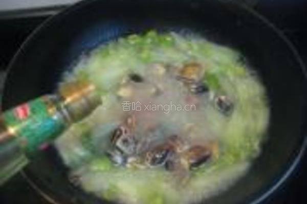 黄瓜豆瓣蛤蜊汤的做法图解6