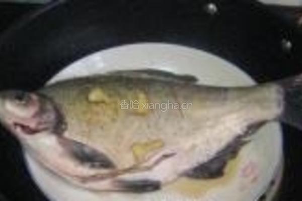 多味鳊鱼的做法图解2