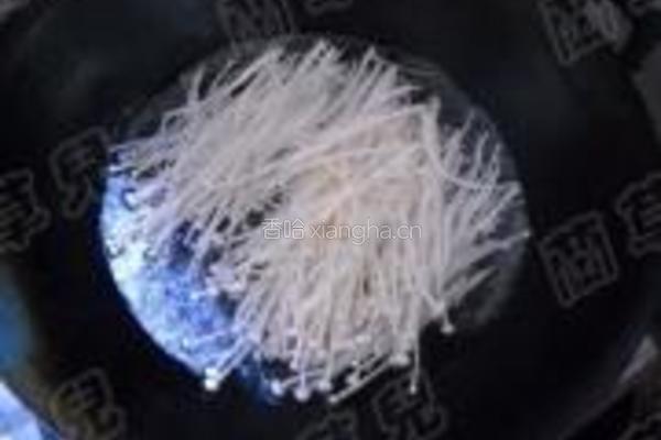 凉拌蒜苗金针菇的做法图解4