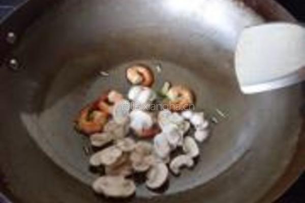 茄味口蘑虾球的做法图解11