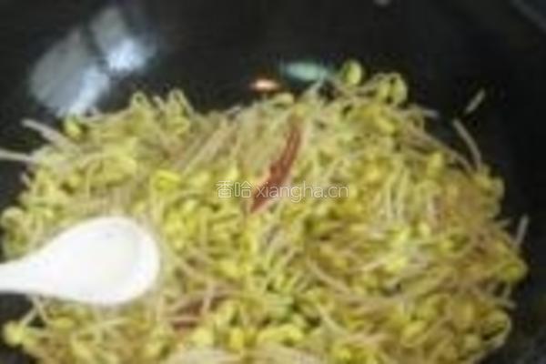 素炒辣味黄豆芽的做法图解5