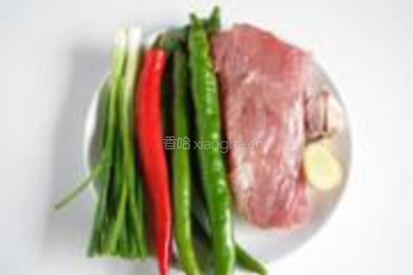 尖椒肉丝的做法图解1