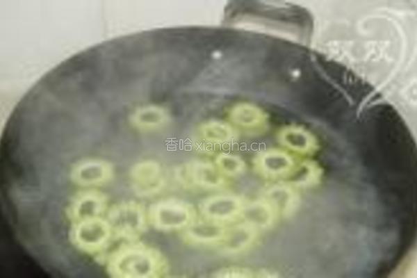 鸡丝炒苦瓜的做法图解9