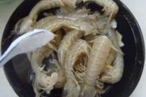椒盐富贵虾的做法图解2