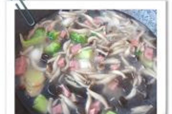 鲜汤蟹味菇的做法图解7