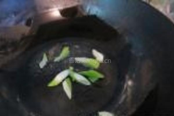 扁豆炒香肠的做法图解3