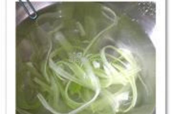 椒油炝芹菜的做法图解4