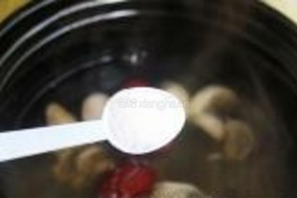菌汤双粉鱼丸的做法图解8