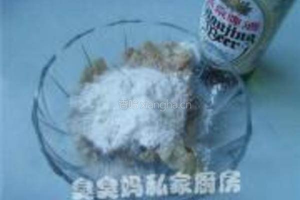 酸菜肥肠鸭血煲的做法图解2