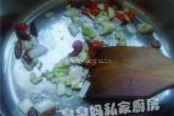酸菜肥肠鸭血煲的做法图解7