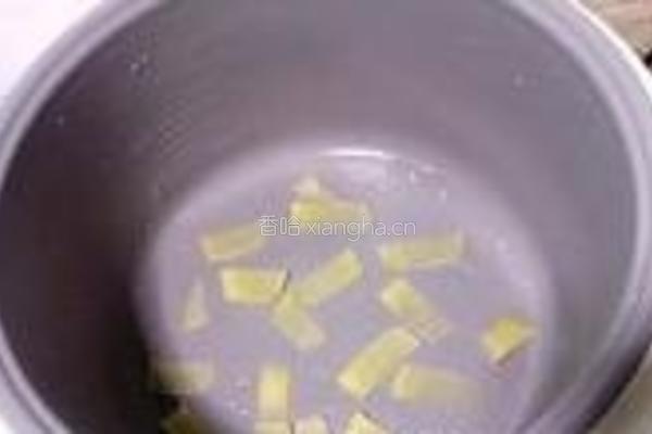 无油烟芋头焖鸡翅的做法图解5