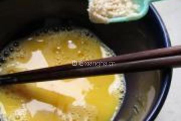 桃仁野葱炒蛋的做法图解4