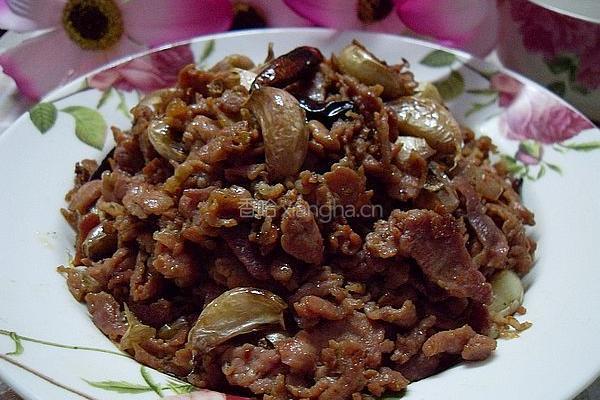 孜然大蒜炒牛肉
