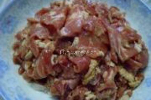 孜然大蒜炒牛肉的做法图解1