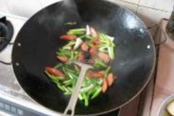 蒜苗炒豆腐的做法图解5