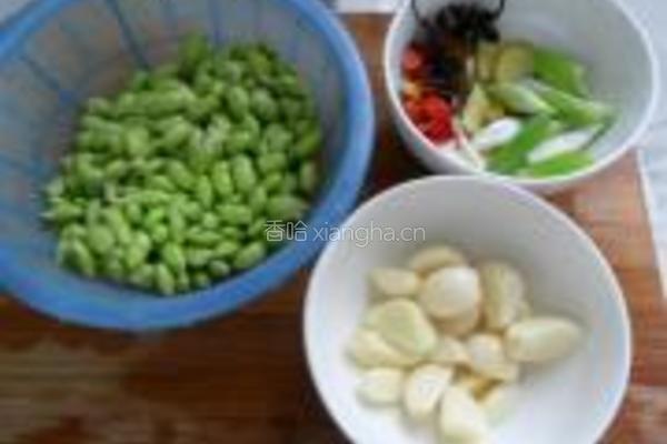 仔鸡烧毛豆的做法图解3