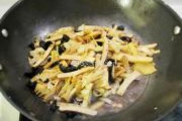 豆腐干炒乌元海参的做法图解11